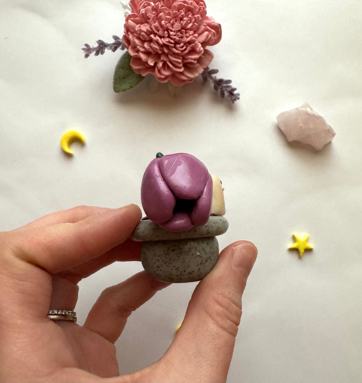 Tulip Ghost Clay Desk Friend