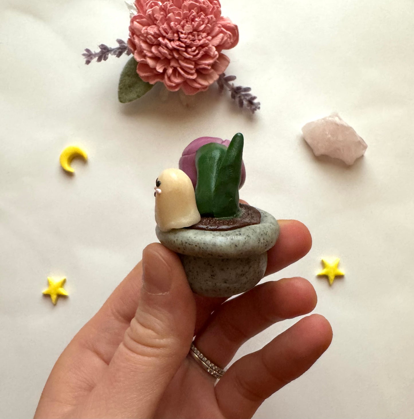 Tulip Ghost Clay Desk Friend