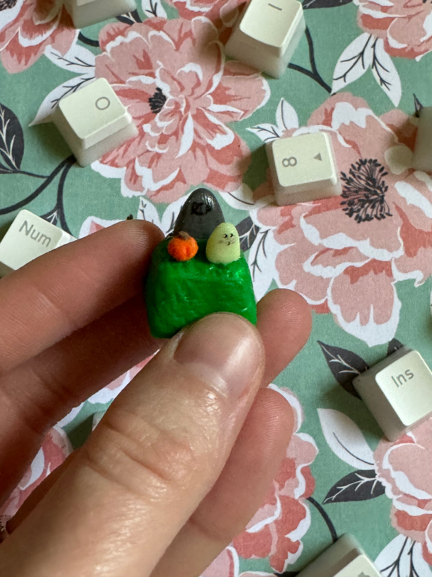 Spooky Grave Polymer Clay Kepcap