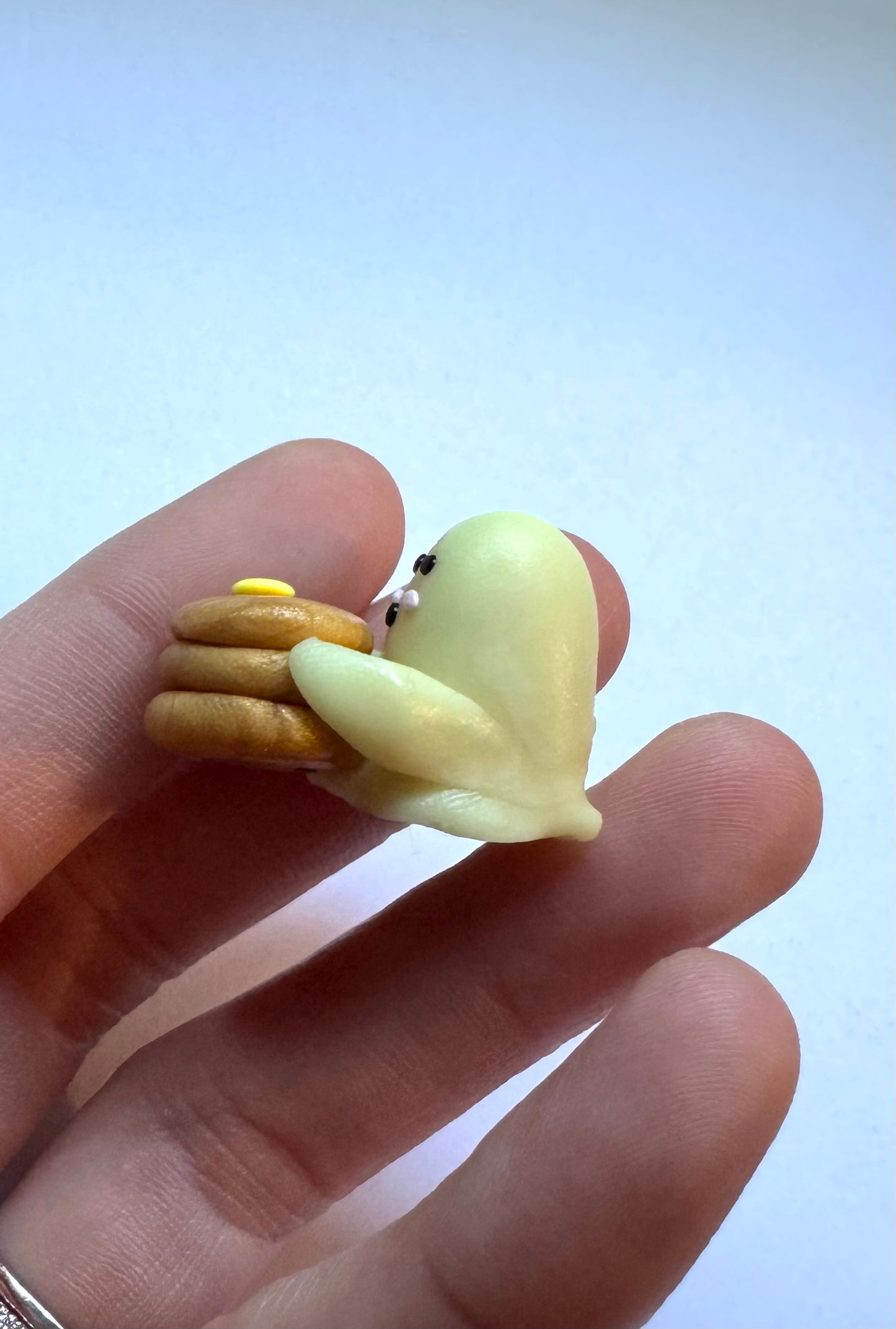 Clay Pancake Ghost Desk Friend