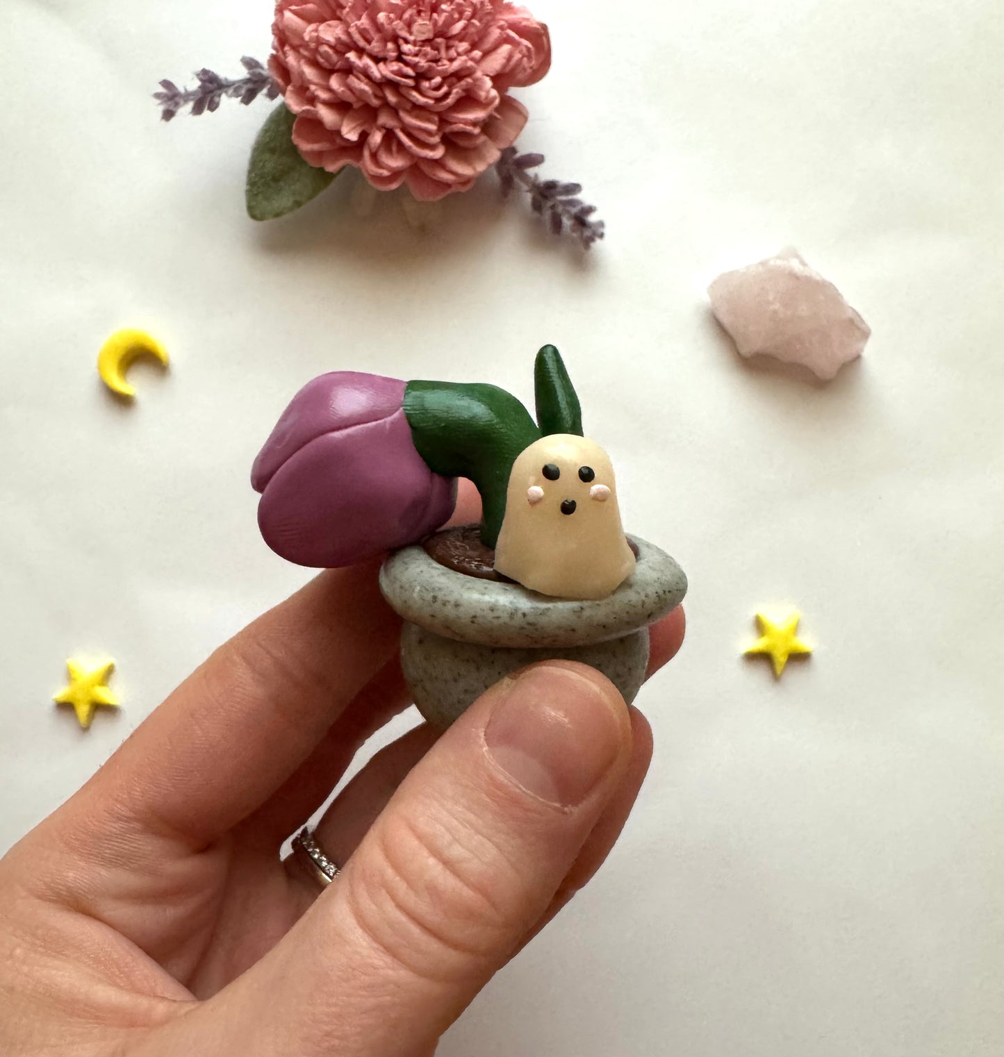 Tulip Ghost Clay Desk Friend