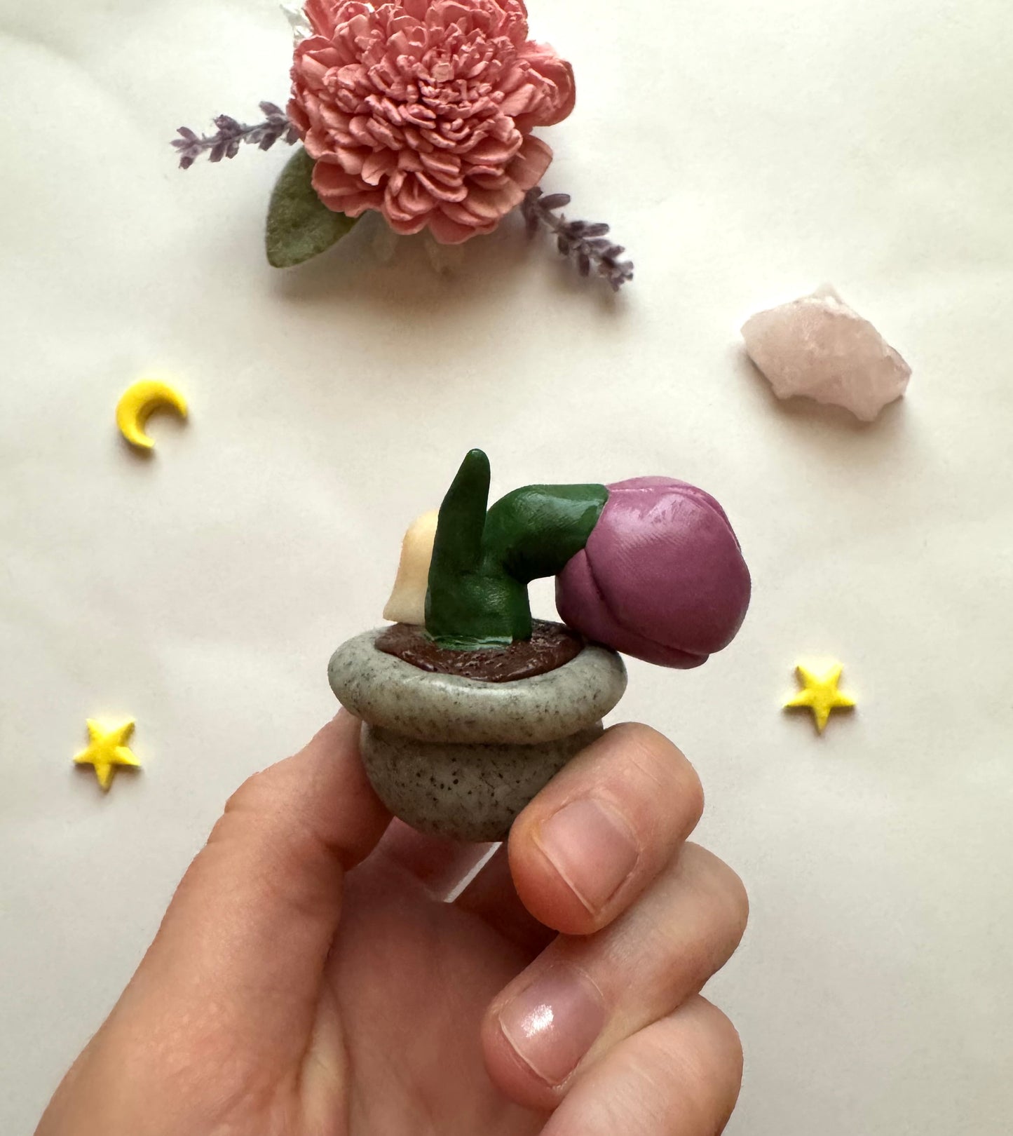 Tulip Ghost Clay Desk Friend